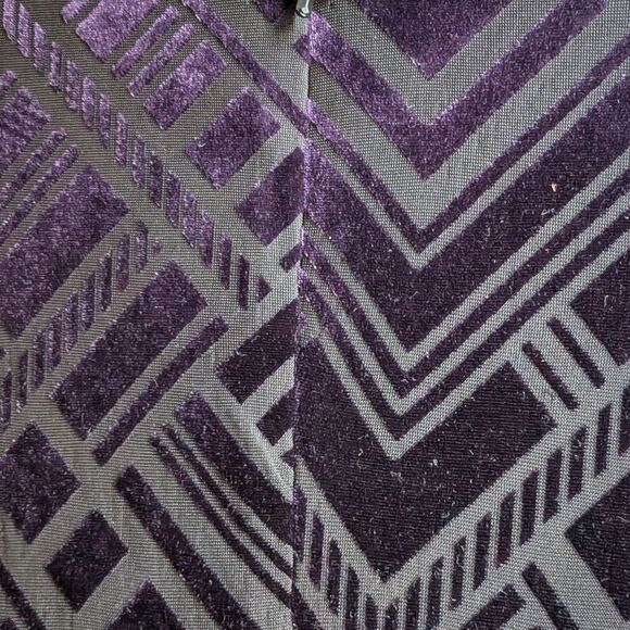 Vince Camuto Burnout Velvet Art Deco Deep Purple Sheath Midi Dress Size 10 - Picture 5 of 11